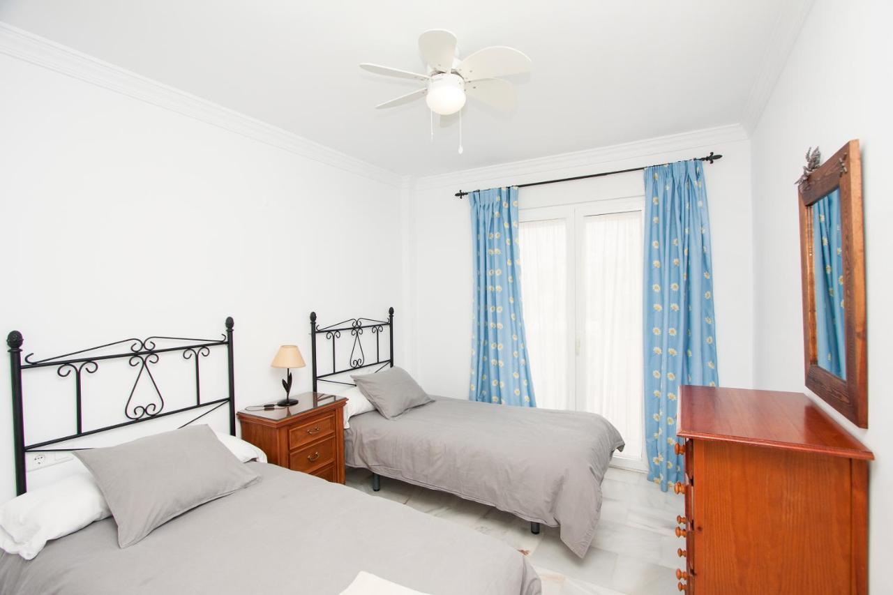 Residencial Aljamar Apartment เนร์คา ภายนอก รูปภาพ