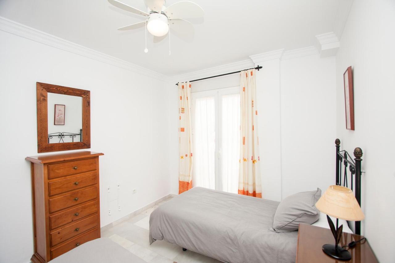 Residencial Aljamar Apartment เนร์คา ภายนอก รูปภาพ